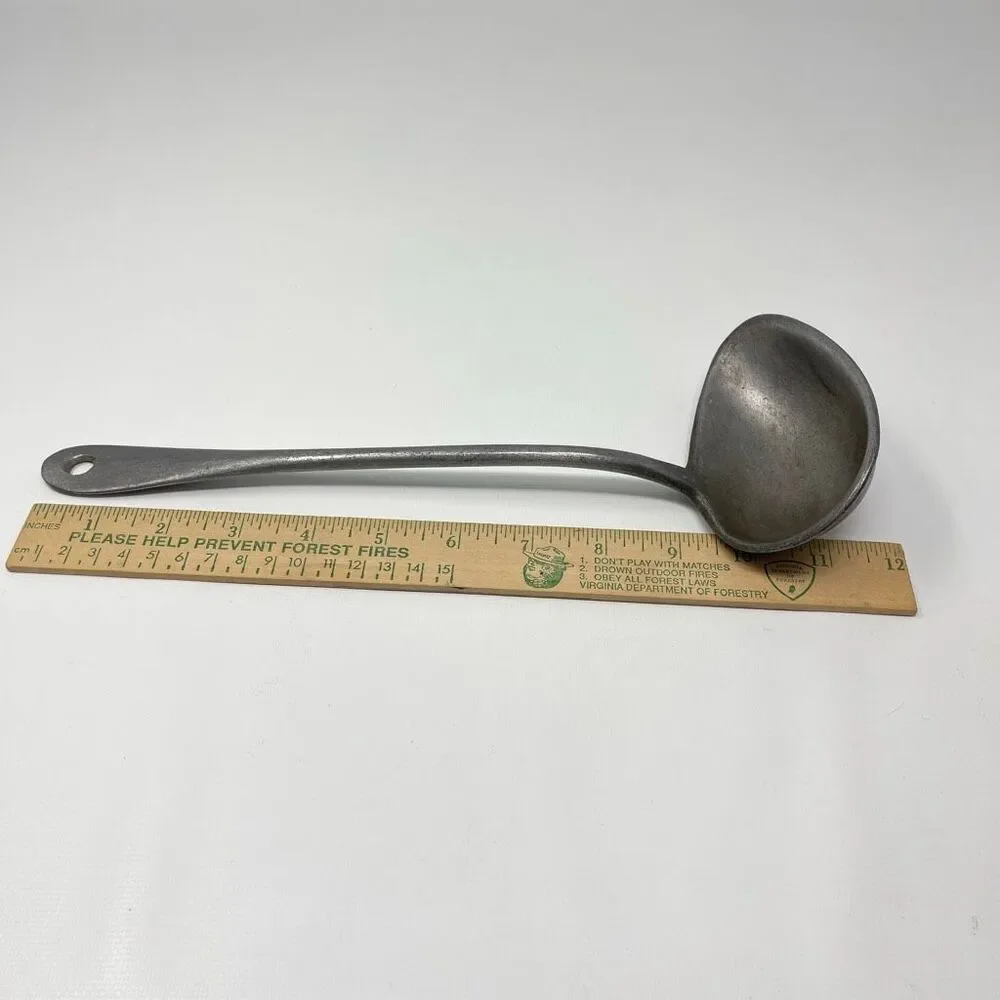 Vintage Wagner Ware Cast Aluminum Sauce Soup Ladle Pourer 11.5” Teardrop Shape